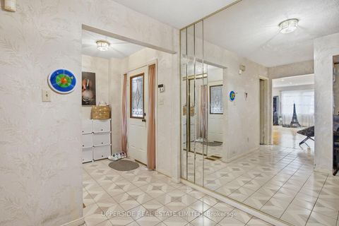 Photo 12 at 691 York Hill Boulevard, Yorkhill, Vaughan
