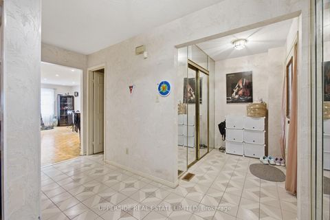 Photo 13 at 691 York Hill Boulevard, Yorkhill, Vaughan