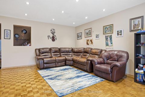 Photo 19 at 691 York Hill Boulevard, Yorkhill, Vaughan