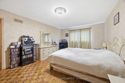 Photo 22 at 691 York Hill Boulevard, Yorkhill, Vaughan
