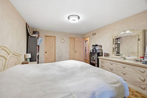 Photo 23 at 691 York Hill Boulevard, Yorkhill, Vaughan