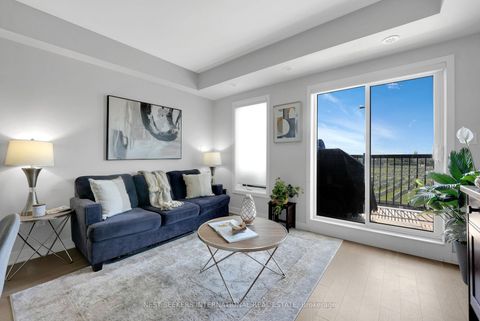 Photo 4 at 14 - 39 John Perkins Bull Drive, CFB, Toronto