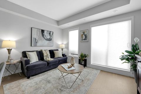 Photo 5 at 14 - 39 John Perkins Bull Drive, CFB, Toronto