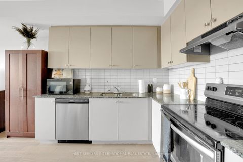 Photo 9 at 14 - 39 John Perkins Bull Drive, CFB, Toronto