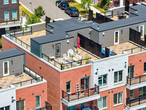 Photo 39 at 14 - 39 John Perkins Bull Drive, CFB, Toronto