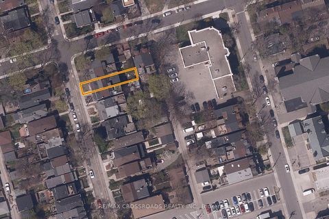 Photo 4 at 587 Palmerston Avenue, Annex, Toronto