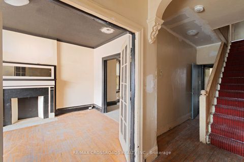 Photo 10 at 587 Palmerston Avenue, Annex, Toronto