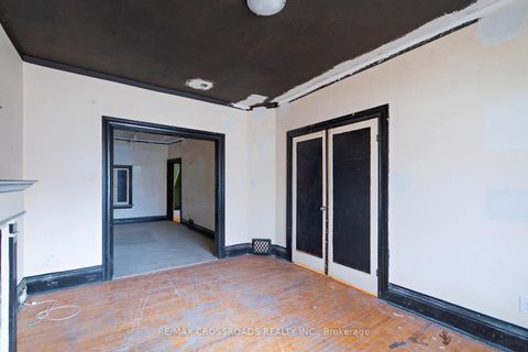 Photo 12 at 587 Palmerston Avenue, Annex, Toronto