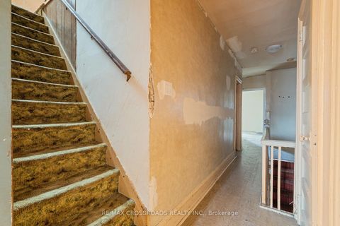 Photo 19 at 587 Palmerston Avenue, Annex, Toronto