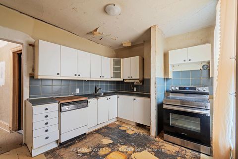 Photo 22 at 587 Palmerston Avenue, Annex, Toronto