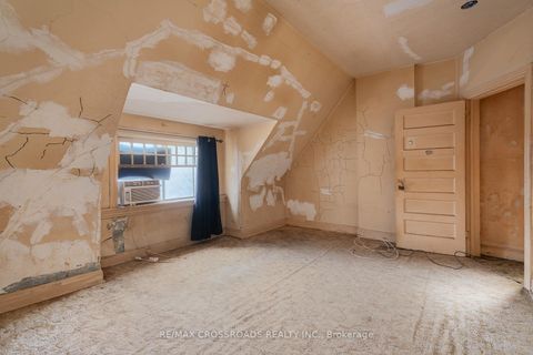 Photo 30 at 587 Palmerston Avenue, Annex, Toronto