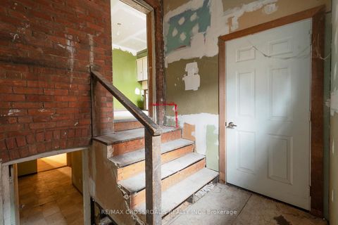 Photo 32 at 587 Palmerston Avenue, Annex, Toronto