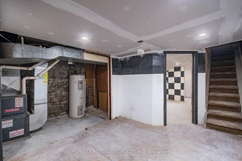 Photo 33 at 587 Palmerston Avenue, Annex, Toronto