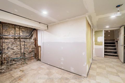 Photo 34 at 587 Palmerston Avenue, Annex, Toronto