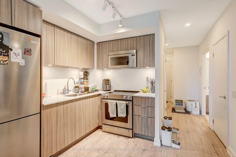 Photo 9 at 401 - 30 Samuel Wood Way, City Centre West, Toronto
