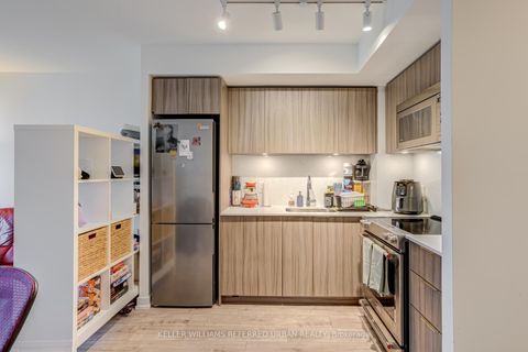 Photo 13 at 401 - 30 Samuel Wood Way, City Centre West, Toronto