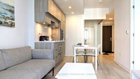 Photo 2 at 3210 - 39 Roehampton Avenue, Mount Pleasant West, Toronto