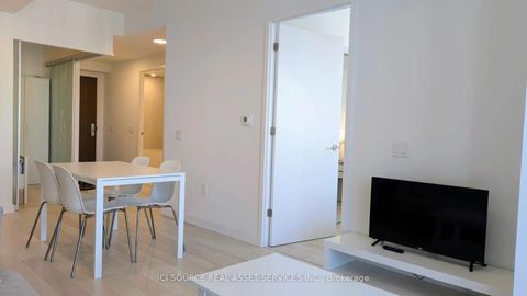 Photo 5 at 3210 - 39 Roehampton Avenue, Mount Pleasant West, Toronto