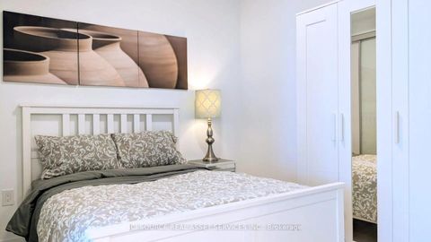 Photo 12 at 3210 - 39 Roehampton Avenue, Mount Pleasant West, Toronto