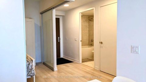 Photo 14 at 3210 - 39 Roehampton Avenue, Mount Pleasant West, Toronto