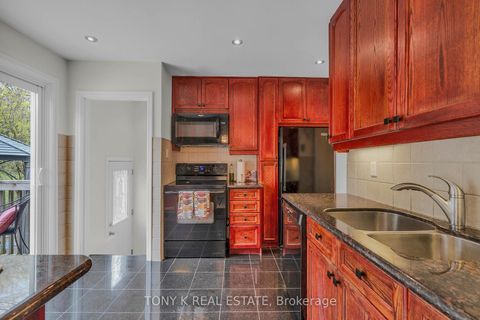Photo 4 at 21 Martindale Road, Cliffcrest, Toronto