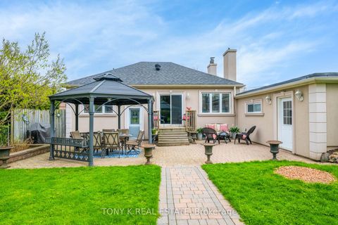Photo 14 at 21 Martindale Road, Cliffcrest, Toronto