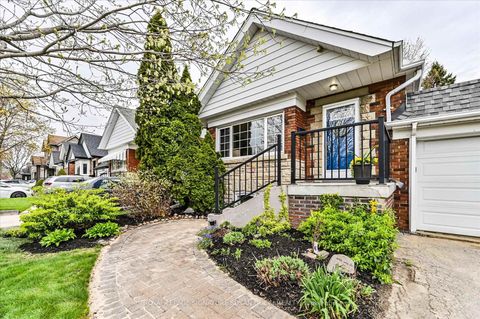 Photo 2 at 218 Glenwood Crescent, Parkview, Toronto