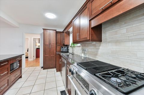 Photo 10 at 218 Glenwood Crescent, Parkview, Toronto