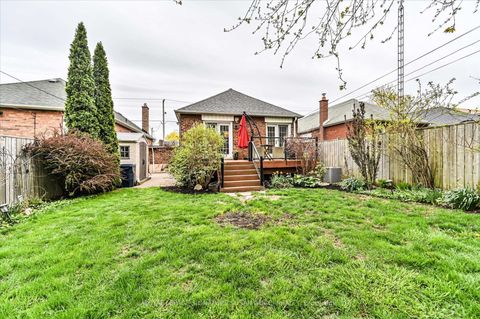 Photo 25 at 218 Glenwood Crescent, Parkview, Toronto