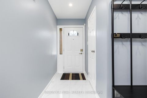 Photo 2 at 227 Huntingdale Boulevard, L'Amoreaux, Toronto