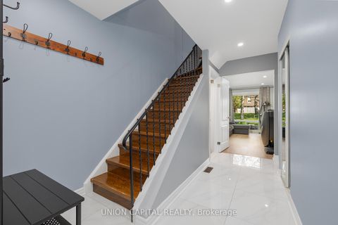 Photo 3 at 227 Huntingdale Boulevard, L'Amoreaux, Toronto