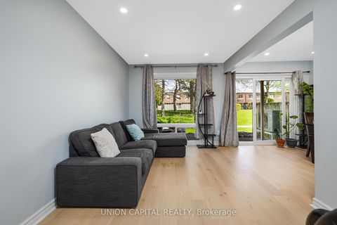 Photo 6 at 227 Huntingdale Boulevard, L'Amoreaux, Toronto