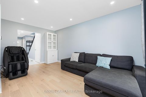 Photo 7 at 227 Huntingdale Boulevard, L'Amoreaux, Toronto