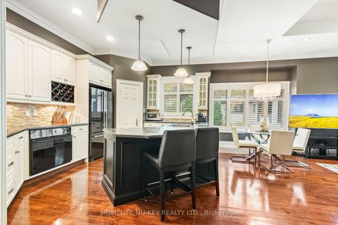 Photo 10 at 38 CASTLE Drive, Sunnidale, Barrie