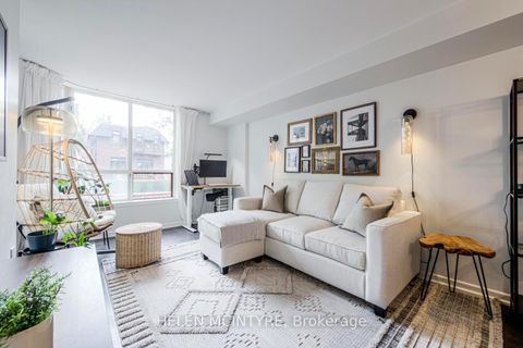 Photo 3 at 222 - 955 Millwood Road, Leaside, Toronto