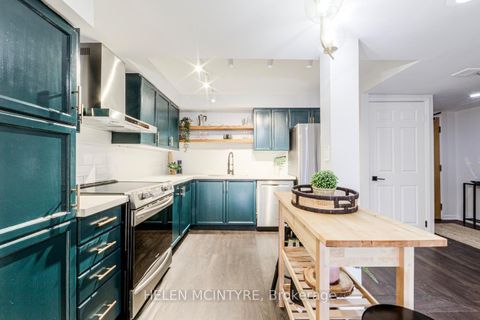 Photo 6 at 222 - 955 Millwood Road, Leaside, Toronto