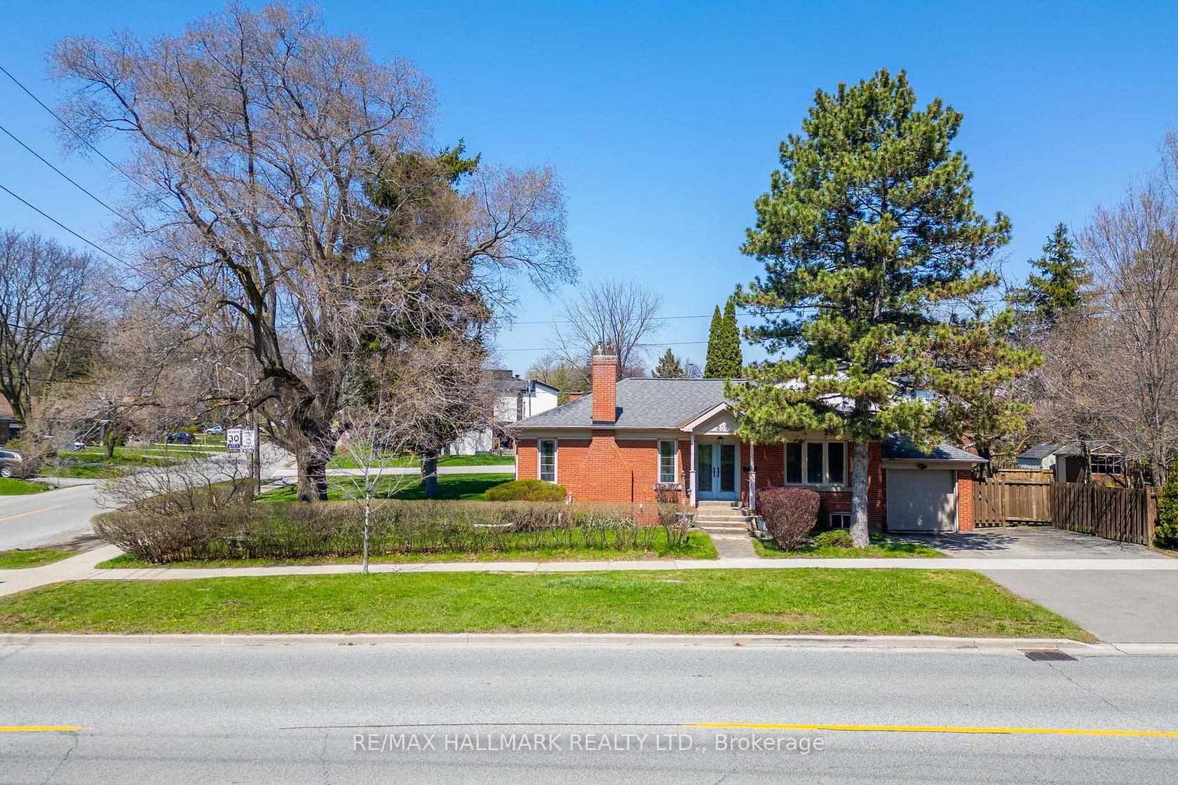 200 Berry Road, Queensway, Toronto photo number 2