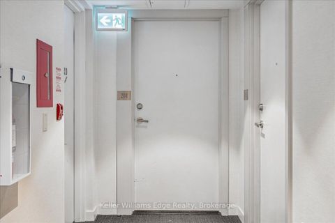 Photo 5 at 208 NT - 99 Broadway Avenue, Mount Pleasant West, Toronto