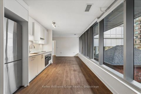 Photo 8 at 208 NT - 99 Broadway Avenue, Mount Pleasant West, Toronto