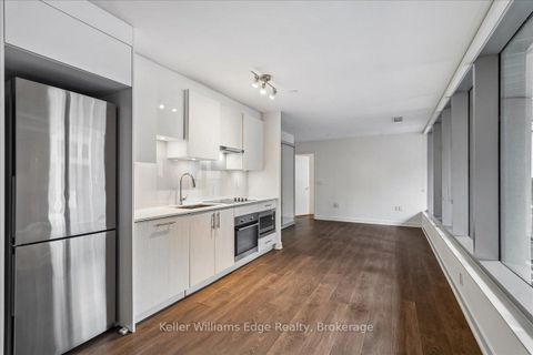 Photo 9 at 208 NT - 99 Broadway Avenue, Mount Pleasant West, Toronto