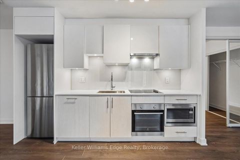 Photo 10 at 208 NT - 99 Broadway Avenue, Mount Pleasant West, Toronto