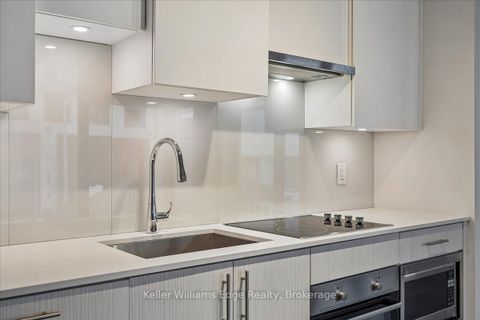 Photo 12 at 208 NT - 99 Broadway Avenue, Mount Pleasant West, Toronto