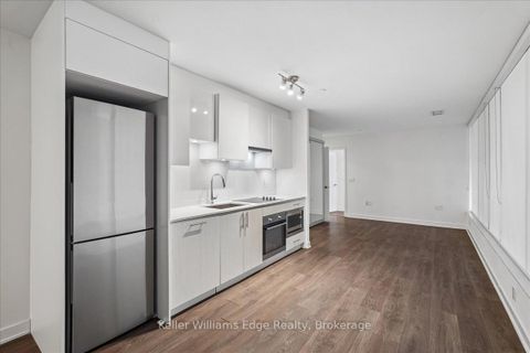 Photo 16 at 208 NT - 99 Broadway Avenue, Mount Pleasant West, Toronto