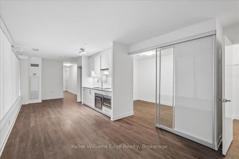 Photo 17 at 208 NT - 99 Broadway Avenue, Mount Pleasant West, Toronto