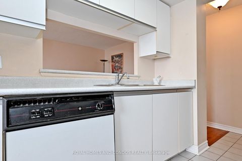 Photo 17 at 618 - 2550 Lawrence Avenue E, Dorset Park, Toronto