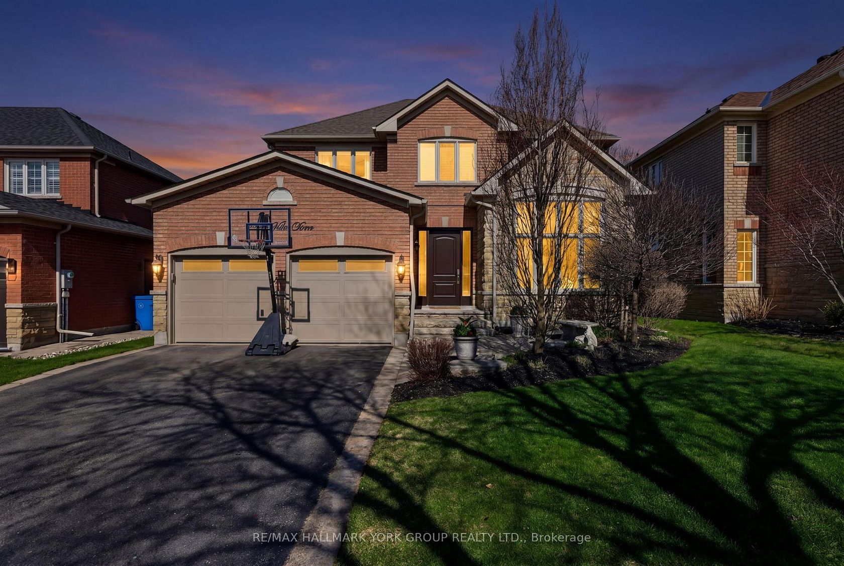 260 Willis Drive, Aurora Highlands, Aurora photo number 2