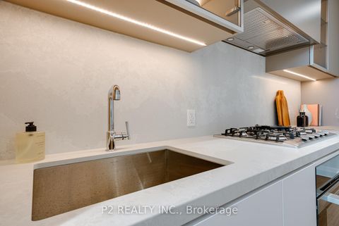 Photo 2 at 409 - 2 Forest Hill Road, Casa Loma, Toronto