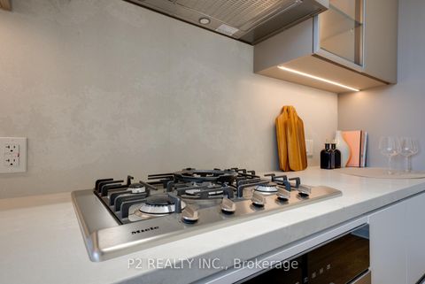 Photo 3 at 409 - 2 Forest Hill Road, Casa Loma, Toronto