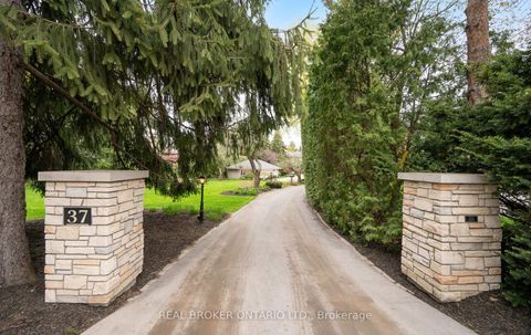 Photo 2 at 37 Lorraine Gardens, City Centre West, Toronto