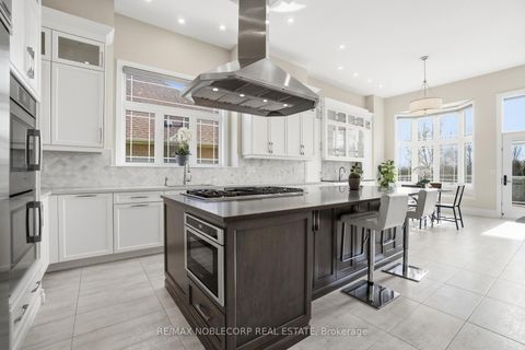 Photo 8 at 170 Athabasca Drive, Rural Vaughan, Vaughan